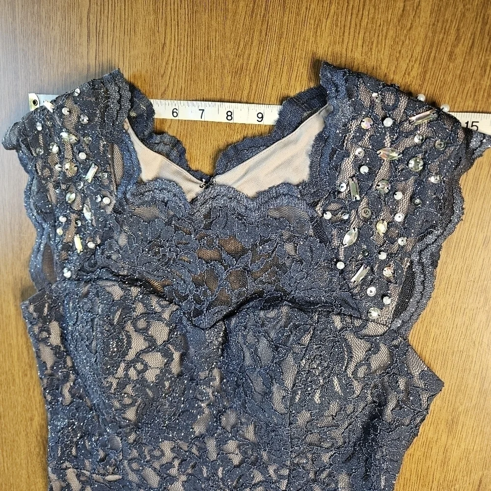 City Triangles gray formal dress sequins, rhinestones, glitter, slit, zipper - Picture 3 of 12